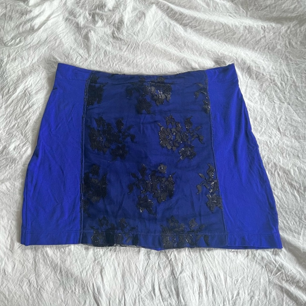 Valija Floral Embroidered Skirt
